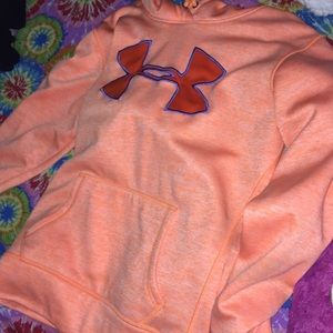 Under armor hoodie 🍑